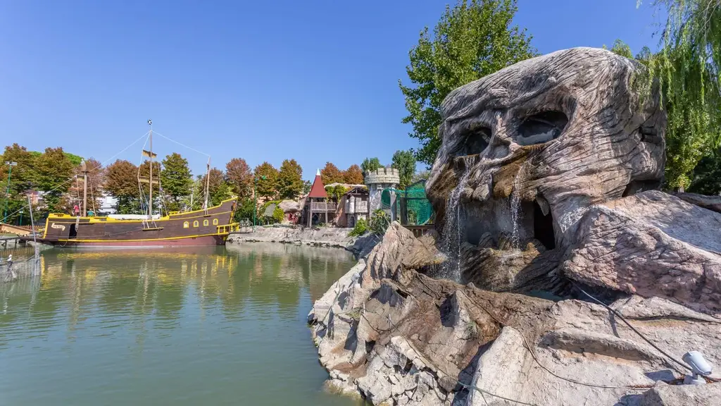 Les wagonnets de la Gold Mine à Fiabilandia, les montagnes russes de la mine d'or