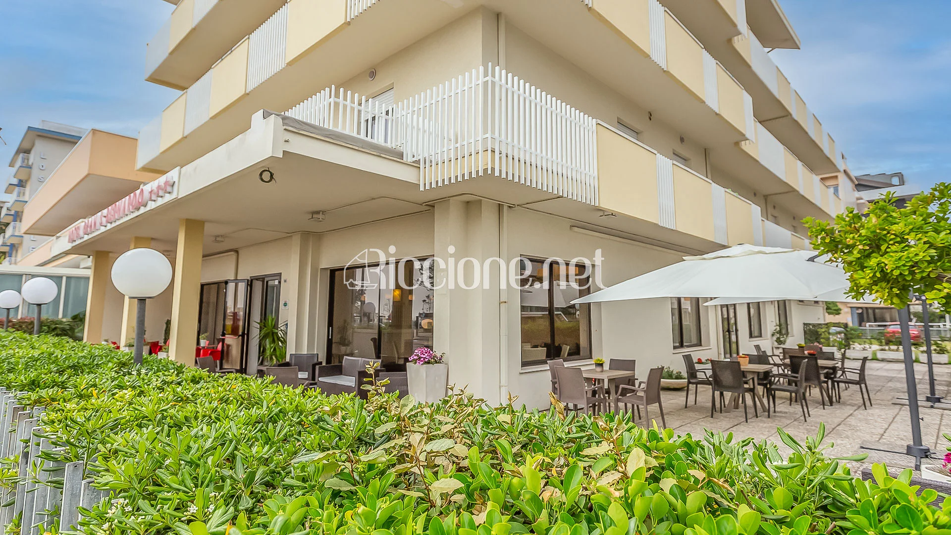 Furnished outdoor areas