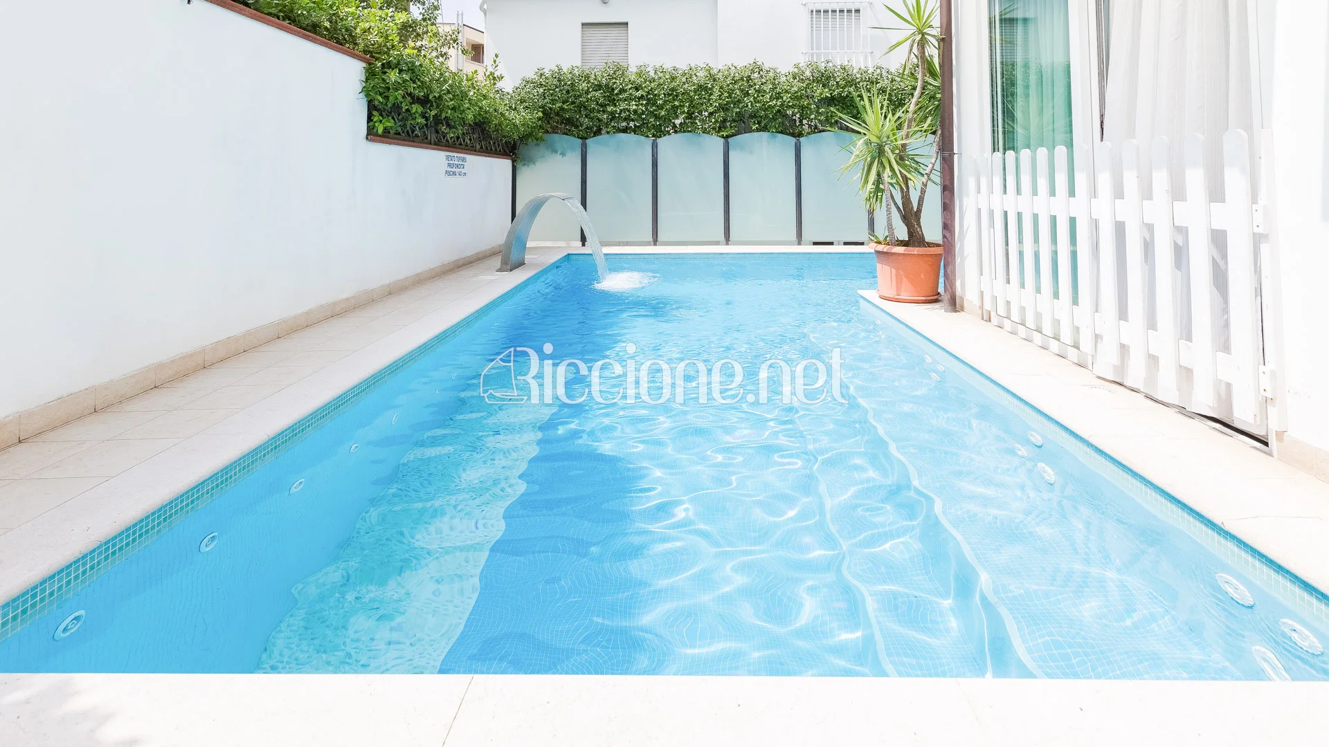 Piscina con idromassaggio