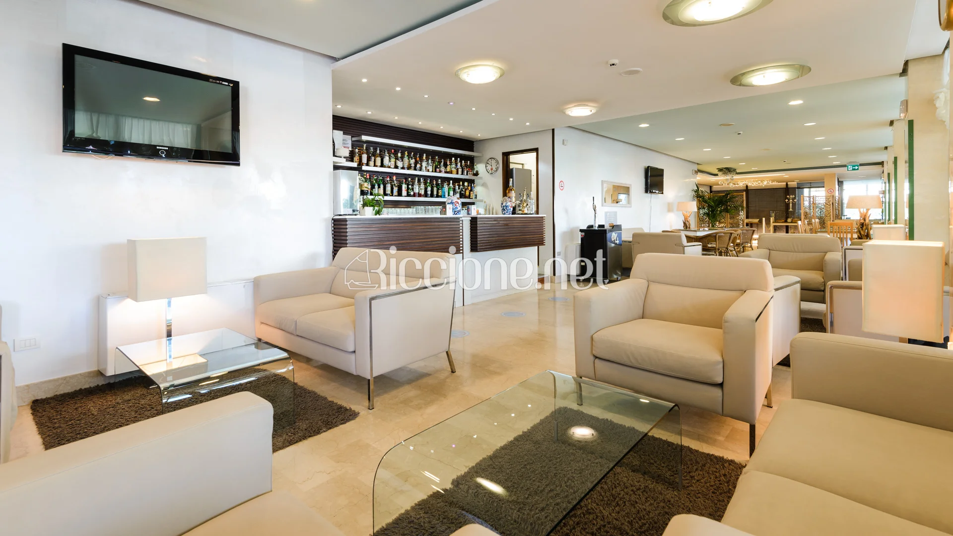 Espace bar avec salon commun