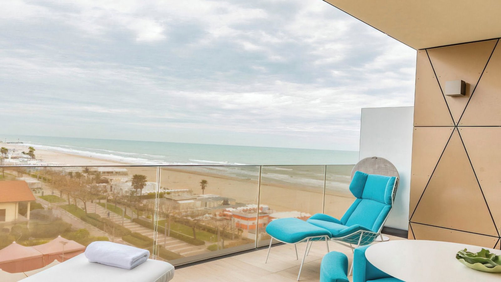 The Promenade Luxury Wellness Hotel