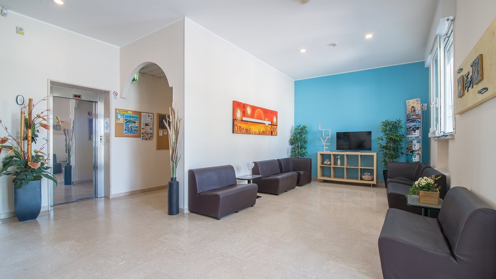 Salotto comune con TV