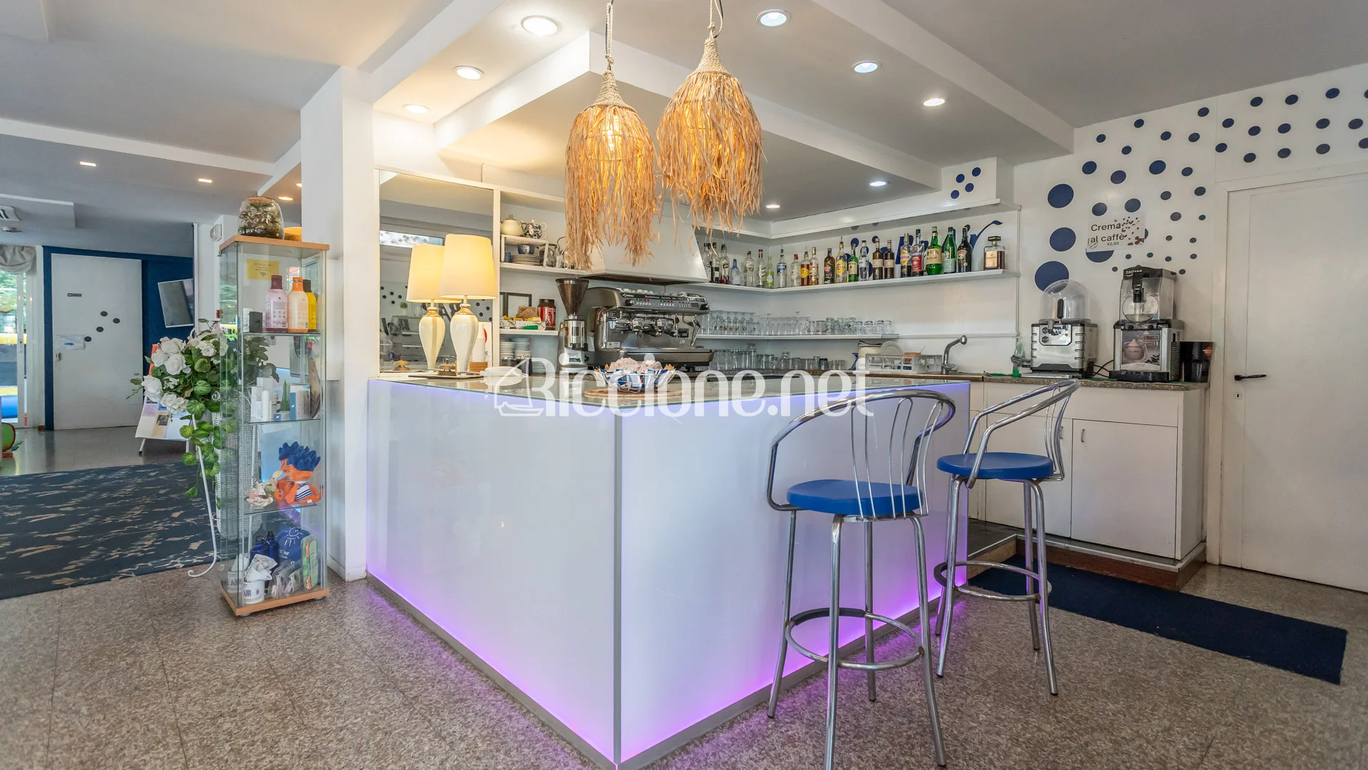 Zona bar