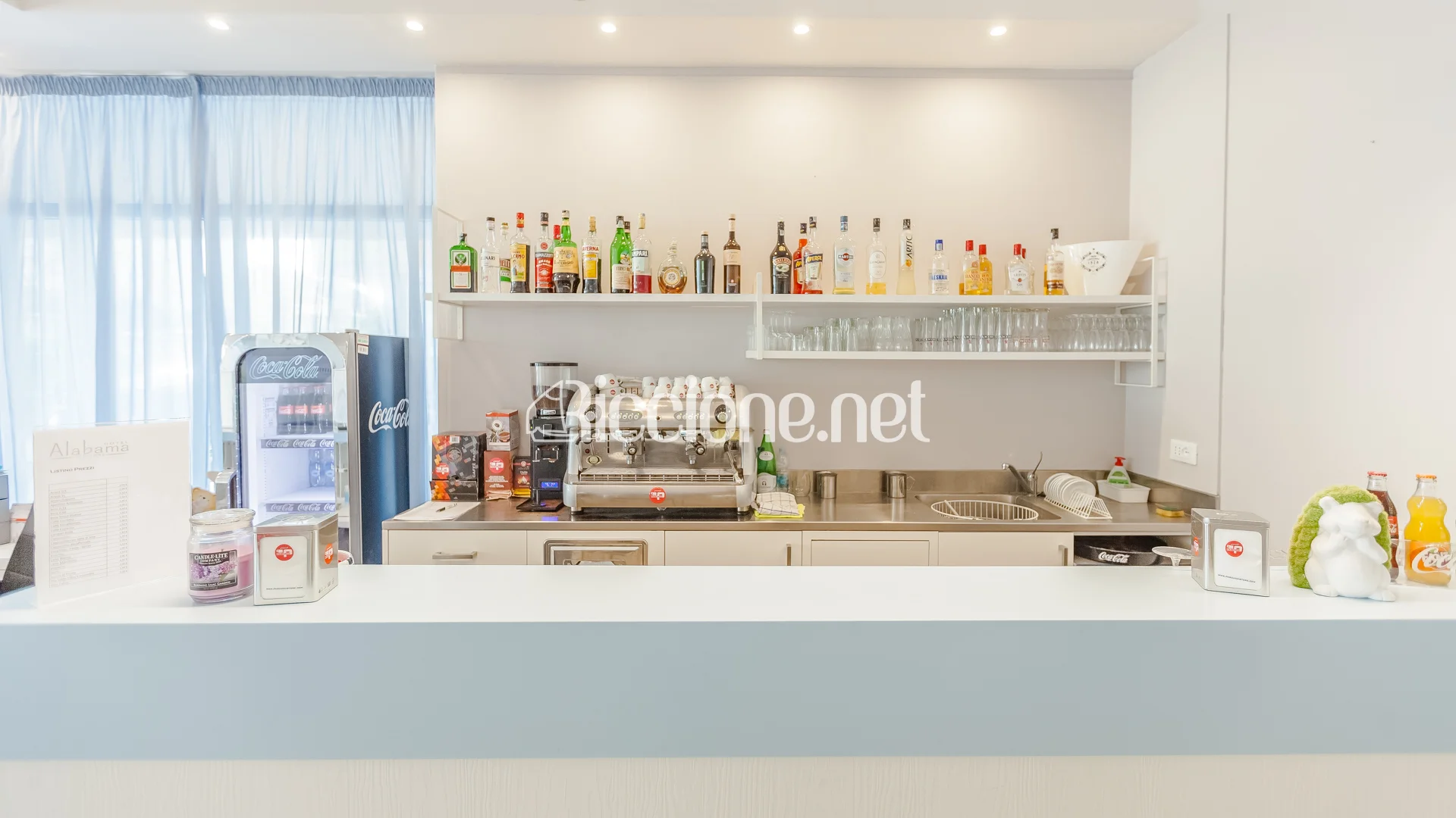 Zona bar