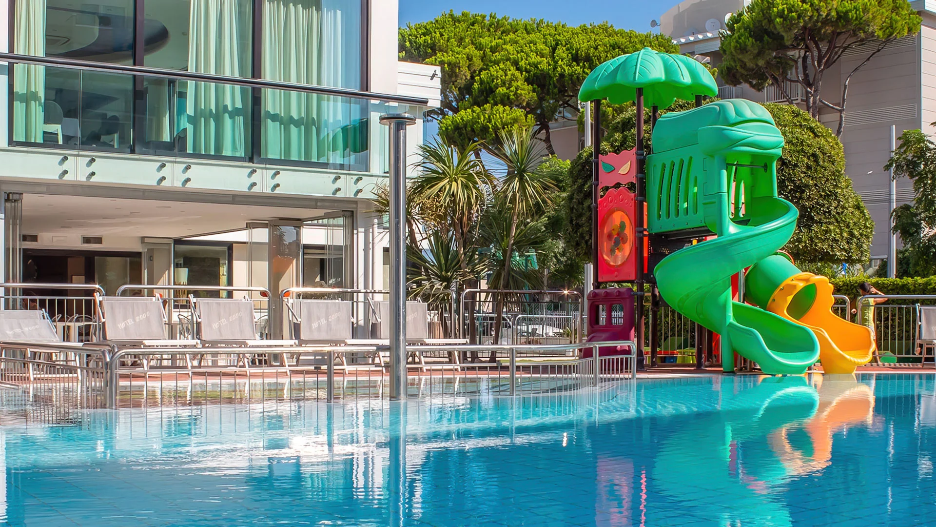 Scivoli per bambini in piscina